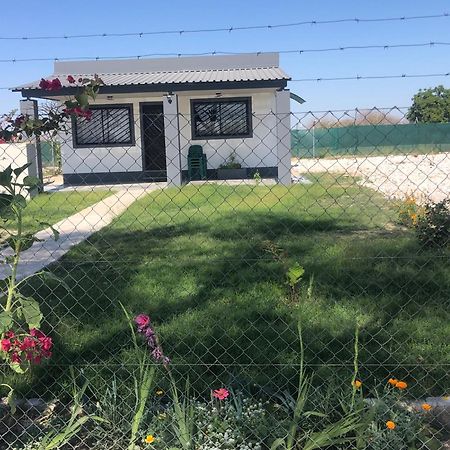 F2 Farmhouse Omuthiya Eksteriør billede